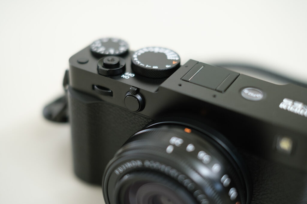 X-E5のフロントレバーのアップ写真